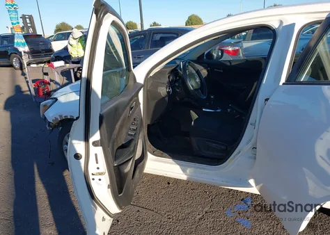 2018 Toyota Yaris Ia из США, поврежденный, VIN 3MYDLBYV3JY330020